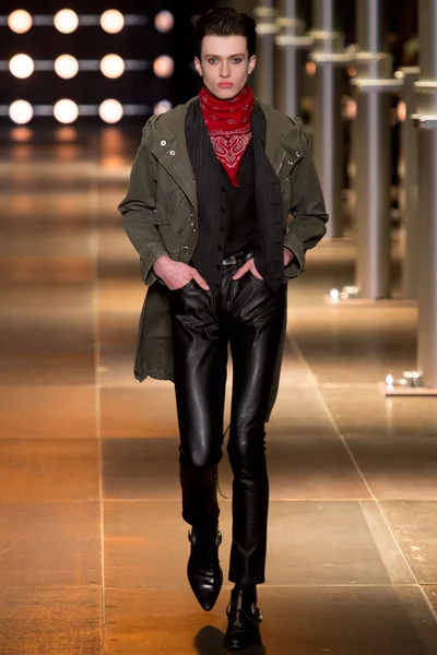 Look 8